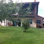 En Cezosu, Σπίτι διακοπών